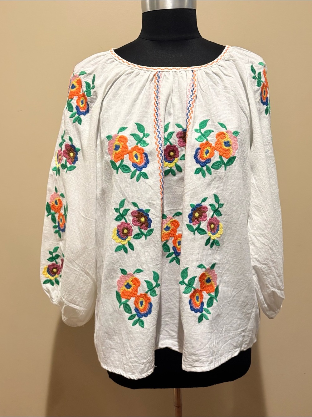 In loon White Embroidered Peasant Blouse with Multicolor Floral  size L